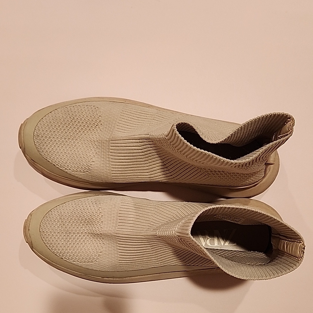 Zara Cream Sneakers with Sock-like Fit and Ribbed Soles